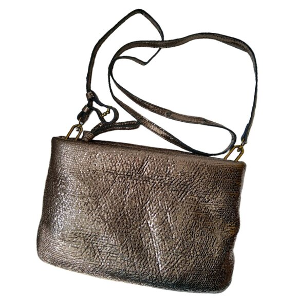 Madewell - The Puff Crossbody, Textured Leather Purse In Metallic Pewter - Picture 3 of 12